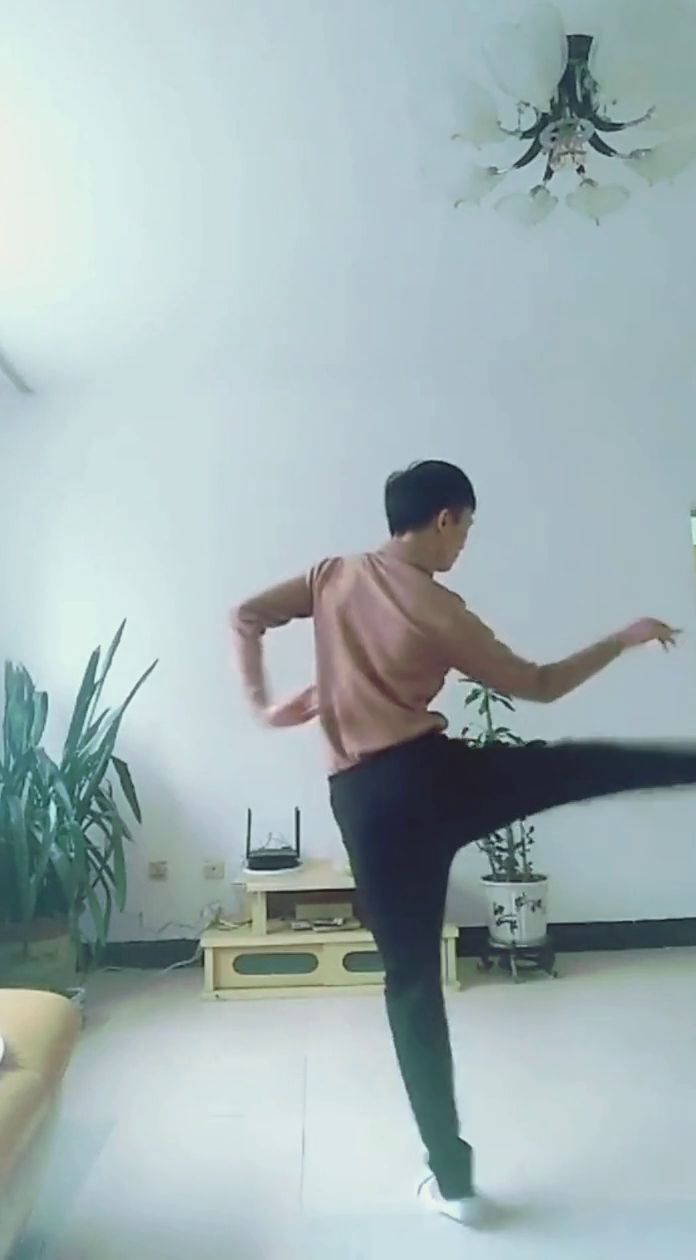 最新舞姿，舞動自信，擁抱變化的力量